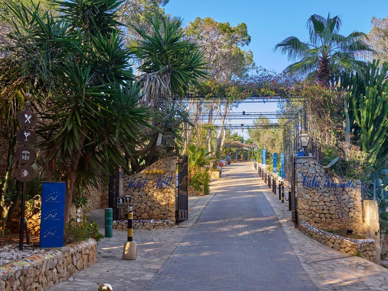Hotel Petit Cala Fornells Peguera Exterior photo